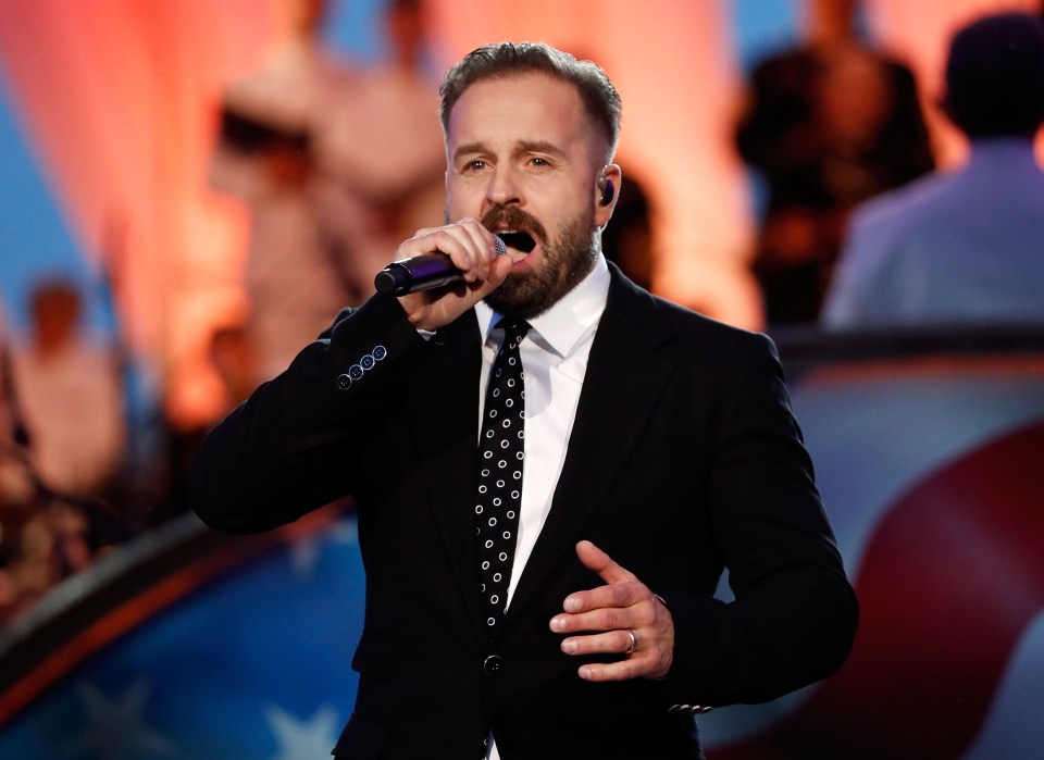 Tenor Alfie Boe performing at the National Memorial Day Concert.