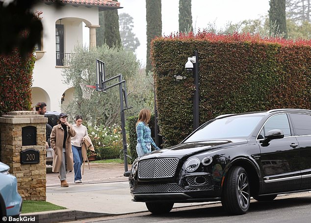 The singer visited two properties, one in Brentwood near ex Ben, and another in Beverly Hills
