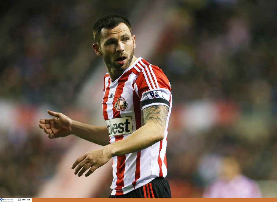 Phil Bardsley of Sunderland playing football.