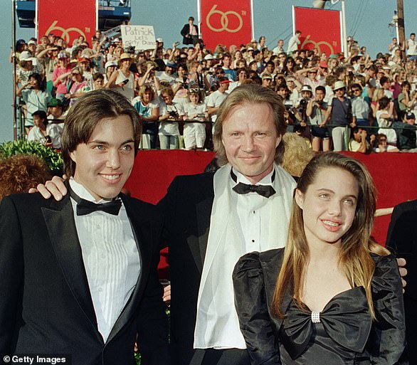 Her brother James Haven has appeared in several of her movies: 1998's Gia, 1998's Hell's Kitchen and 2001's Original Sin (seen in 1988)