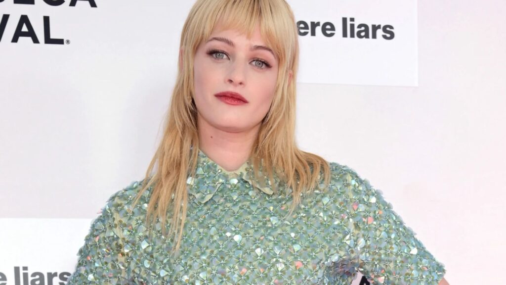Nepo-baby actress with Hollywood A-list dad walks the red carpet for new TV show - can you guess who she is?