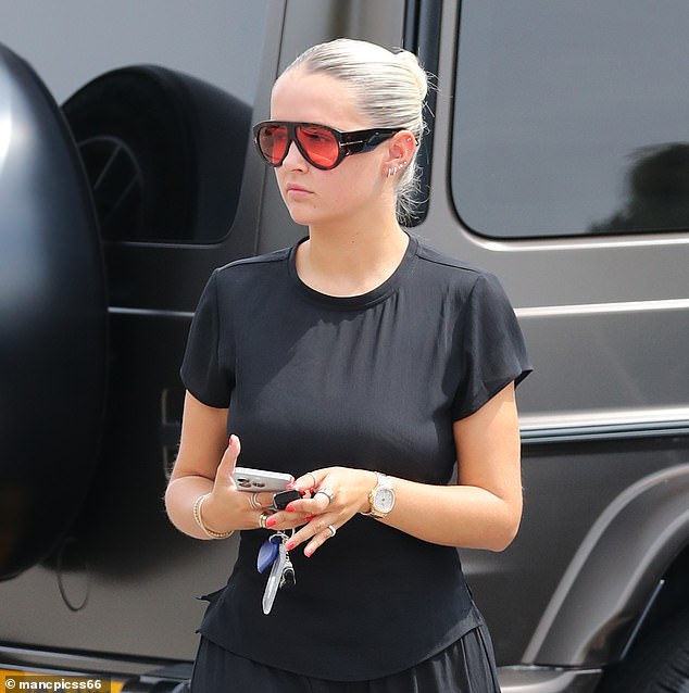 With a source has said that they are in the 'honeymoon period again' and their slow reconciliation has seen them enjoy several family trips with daughter Bambi, two