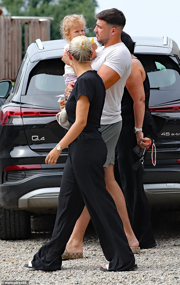 But fans were shocked when they announced they'd split on Instagram in August, with Tommy later revealing Molly ended their romance over his excessive drinking