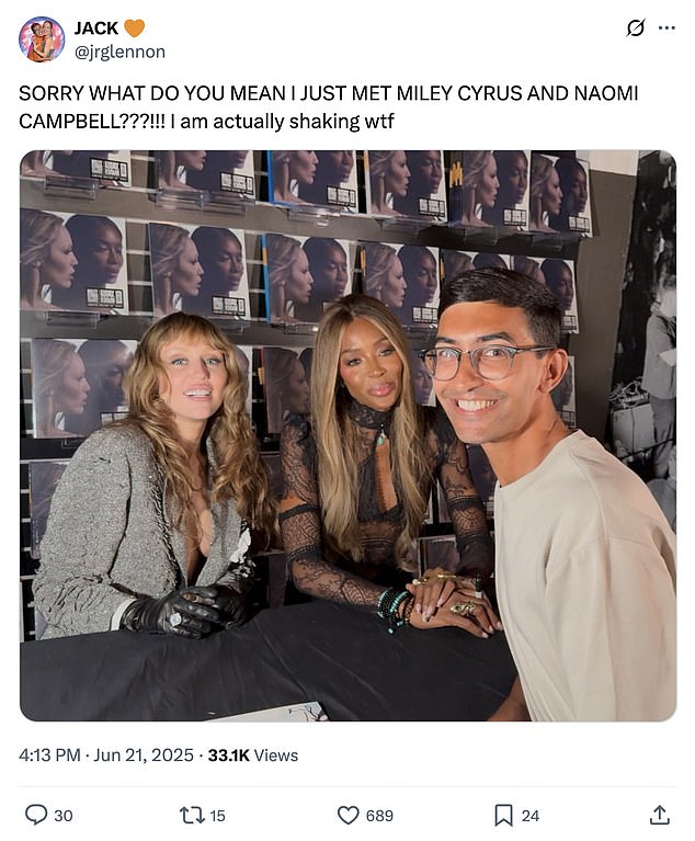 Another excited fan also shared a photo from their meet and greet. The two stars both looked ready for the photo and were mid-smile but faced different directions