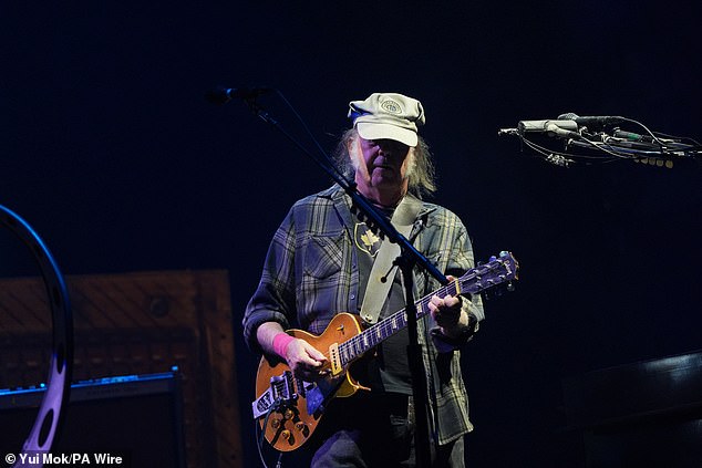 The music legend, 79, performed his set on the Pyramid stage with his band the Chrome Hearts, opening with Sugar Mountain