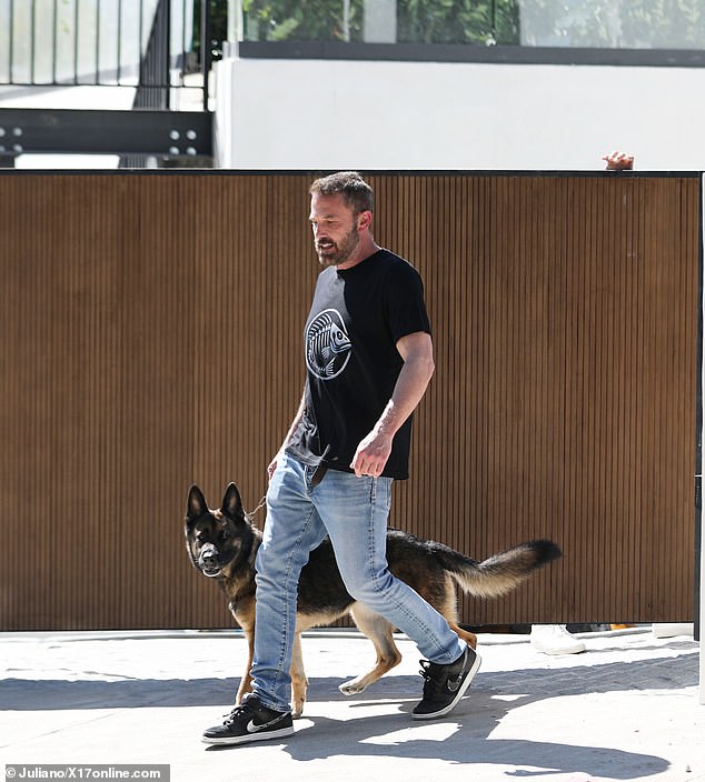 Over the weekend, the 52-year-old actor went out for a stroll with his dog and stopped by a residence on his walk for a home tour