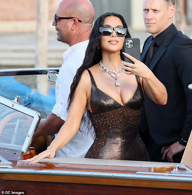 An Australian stylist has weighed in on Kim Kardashian's bold fashion choice at Jeff Bezos and Lauren Sanchez 's lavish Italian wedding celebration - and he didn't hold back
