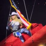 Beyonce was forced to abruptly stop her show whilst mid-air in her flying car, and the horrifying moment was captured by numerous fans who attended the show