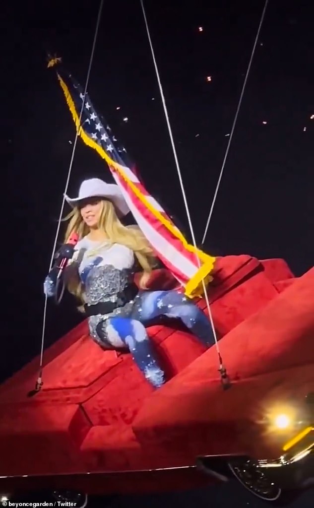 Beyonce was forced to abruptly stop her show whilst mid-air in her flying car, and the horrifying moment was captured by numerous fans who attended the show