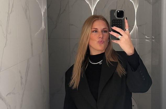 The 27-year-old daughter of late cricket legend Shane Warne has turned heads with a series of glamorous photos shared to social media, revealing a glowing complexion, sleek blonde hair and flawless makeup