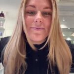 Brooke Warne stunned her fans on Sunday after showing off a glamorous new look hairstyle. (Pictured)