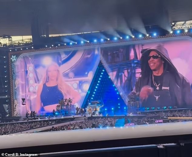 Jay Z delivered a subtle swipe at Kanye West on Sunday night as he made a surprise appearance during Beyoncé's Paris concert