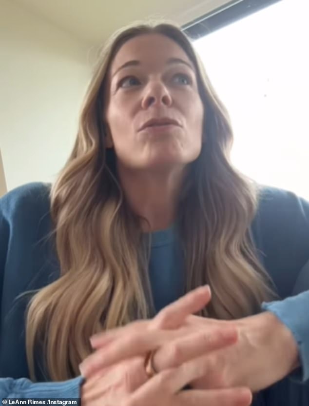 LeAnn Rimes suffered an anxiety dream come to life over the weekend as her teeth fell out mid-song.
