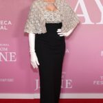 Mariska Hargitay looked incredible as she channeled old Hollywood glamour at the Friday night Tribeca Festival premiere of her new documentary My Mom Jayne