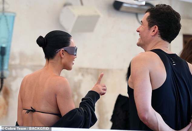 The reality star put on a very animated display during the chat as Orlando giggled away