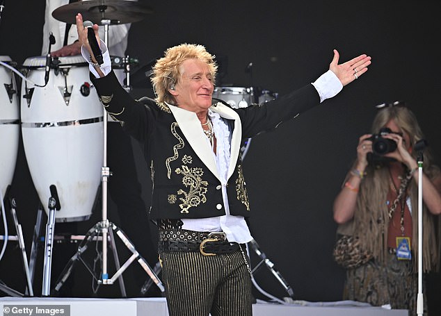 Rod Stewart kicks off Glastonbury Legends slot by dedicating cover of The O'Jays hit Love Train to Ukraine as he plays to huge crowd at Worthy Farm