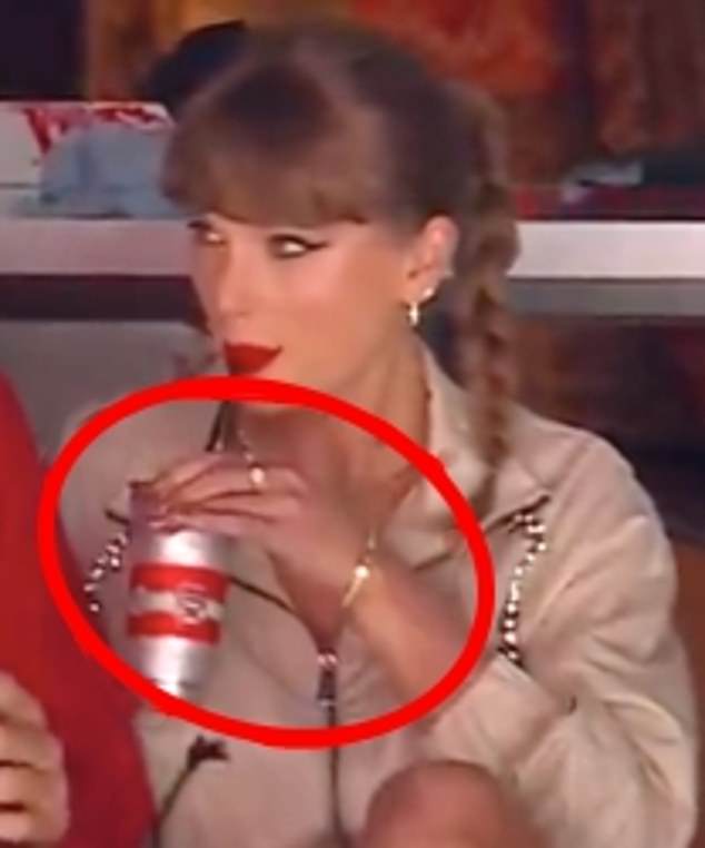 On her left wrist, Taylor had on a sparkly diamond 'TNT' bracelet ¿ short for 'Travis and Taylor' ¿ that Travis famously had custom made for her. She also had on a double 'T' ring that she purchased in 2024