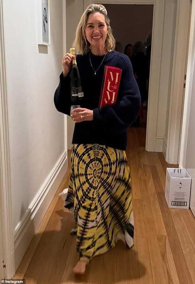 For the celebration, Monique pulled out all the stops with cupcakes, stickers and glasses of bubbles at the ready