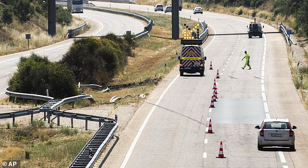 Lines can be seen on the road where the Lamborghini overtook a car and then straight into the crash barriers