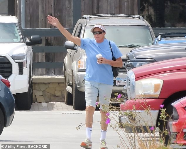 The star waved as she headed back to her car