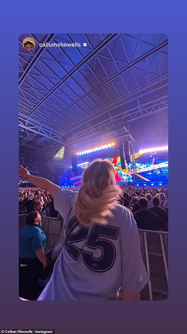 Noel's ex-wife Meg Mathews and daughter Anais were in the crowd to support him
