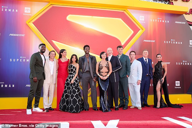 The cast gathered for a stunning snap at the glamorous event