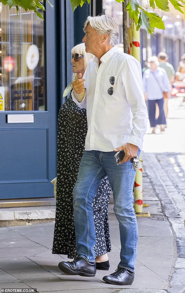 They strolled around arm in arm amid London's heatwave