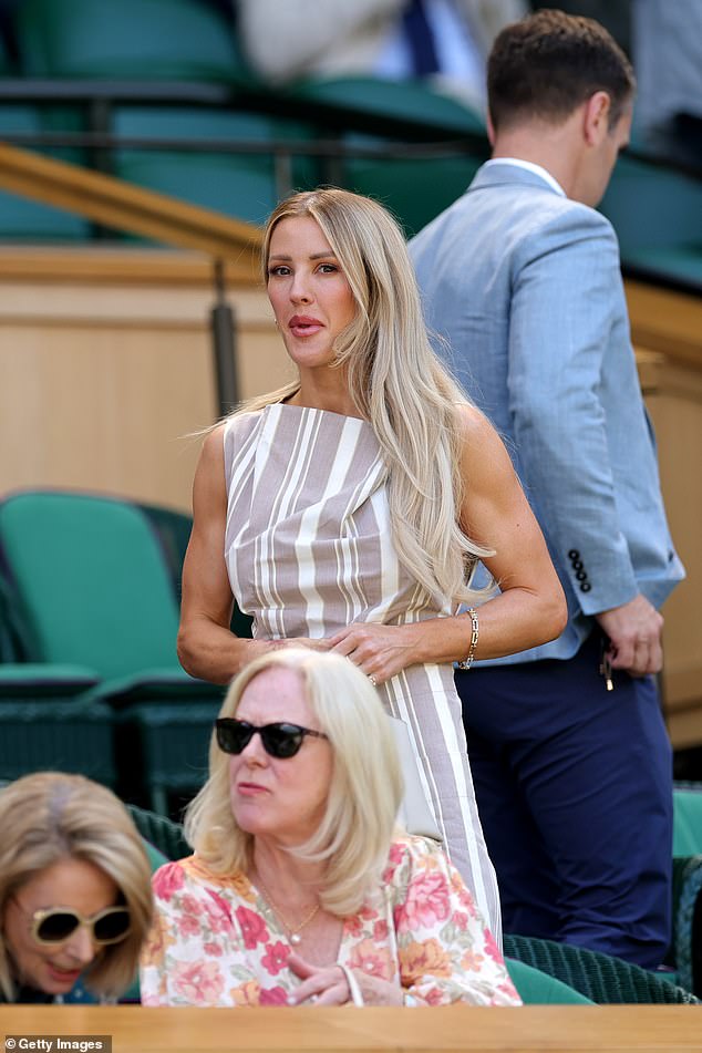 The stunner displayed her gym-honed physique at the match