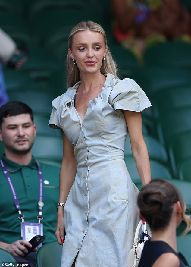 Morgan Riddle, partner of Taylor Fritz, also arrived in the player's box prior to his match