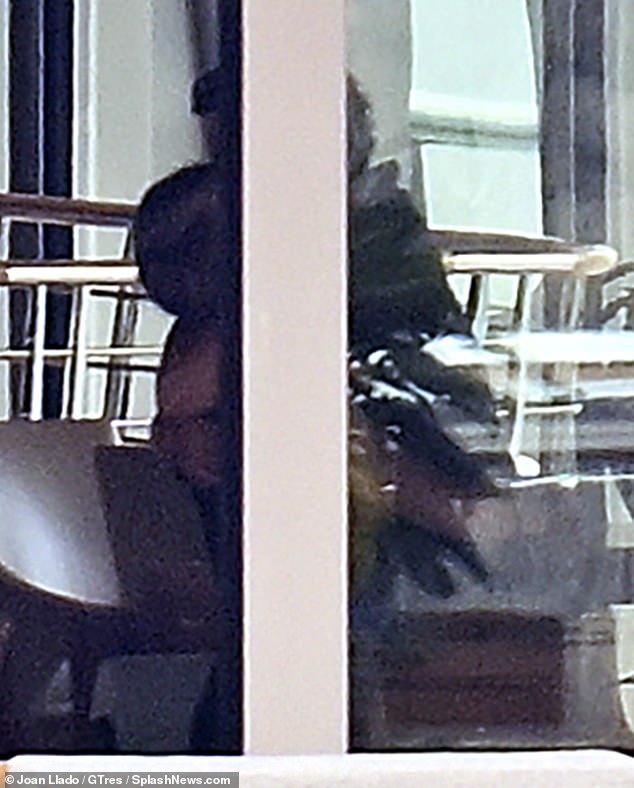 At one point an onlooker believed to see the couple kissing aboard the yacht