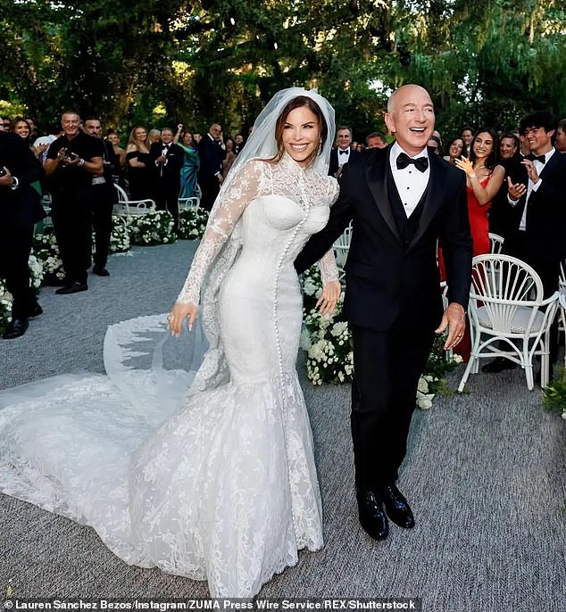 Lauren walked down the aisle wearing a custom Dolce & Gabbana dress that was made of an intricate lace overlay with buttons on the front and a corset-styled bodice