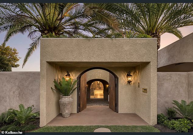 Testa, 25, moved into the four-bedroom, two-bathroom spread in 2024, paying $2,000 per week