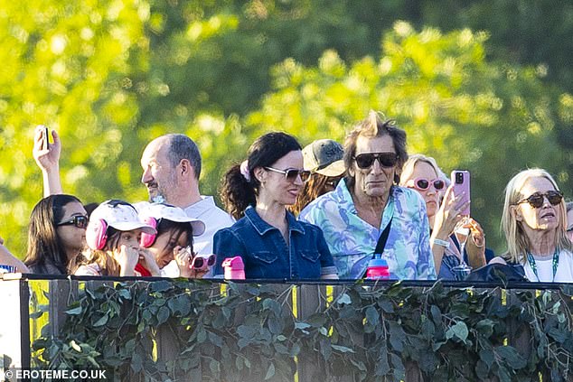 Ronnie appeared to be in good spirits as he joined his family to watch the show before taking to the stage himself