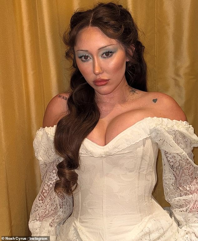 This Wednesday, the young songstress fired up her Instagram page to celebrate a new professional milestone - her debut onstage at the Opry
