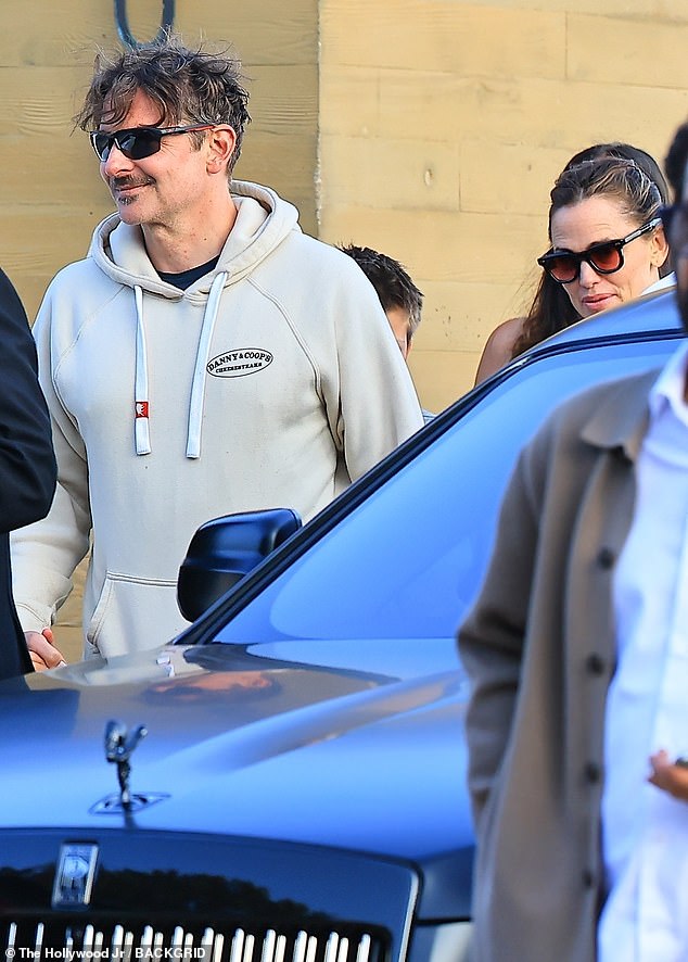 The two stars have remained good friends since working together on Alias for five years from 2001-2006