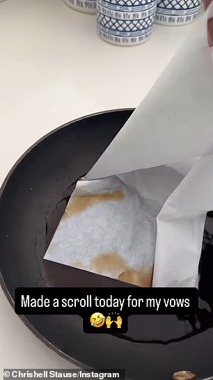 'Lady Stause' even dyed her own vow scroll with a tea bag