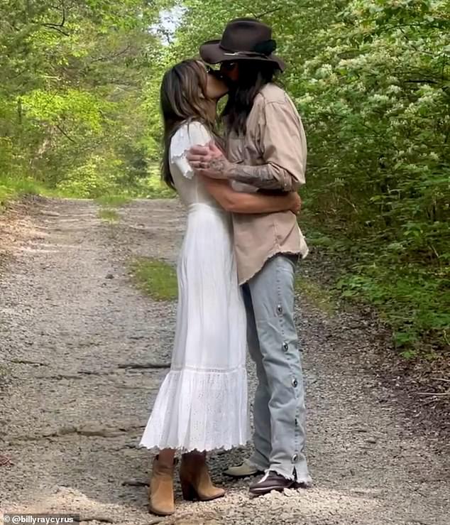 While it is not clear when Elizabeth and Billy exactly started dating, they have known each other for a number of years
