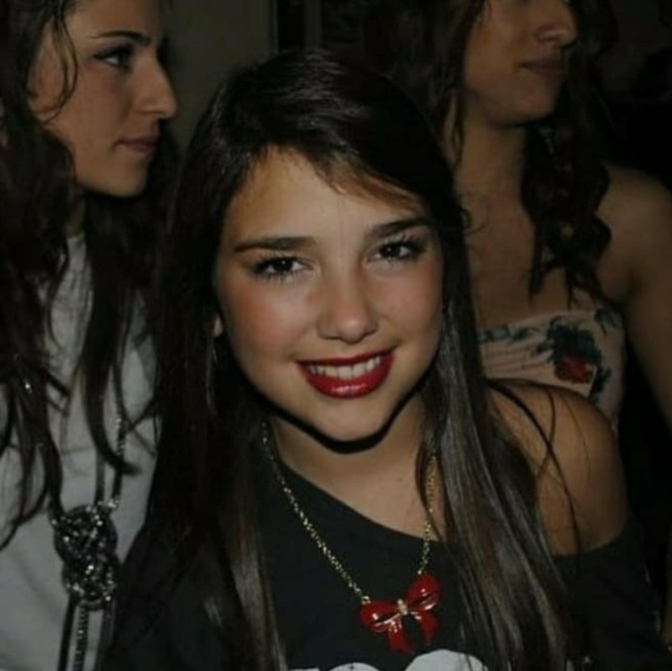 Young Dua Lipa.