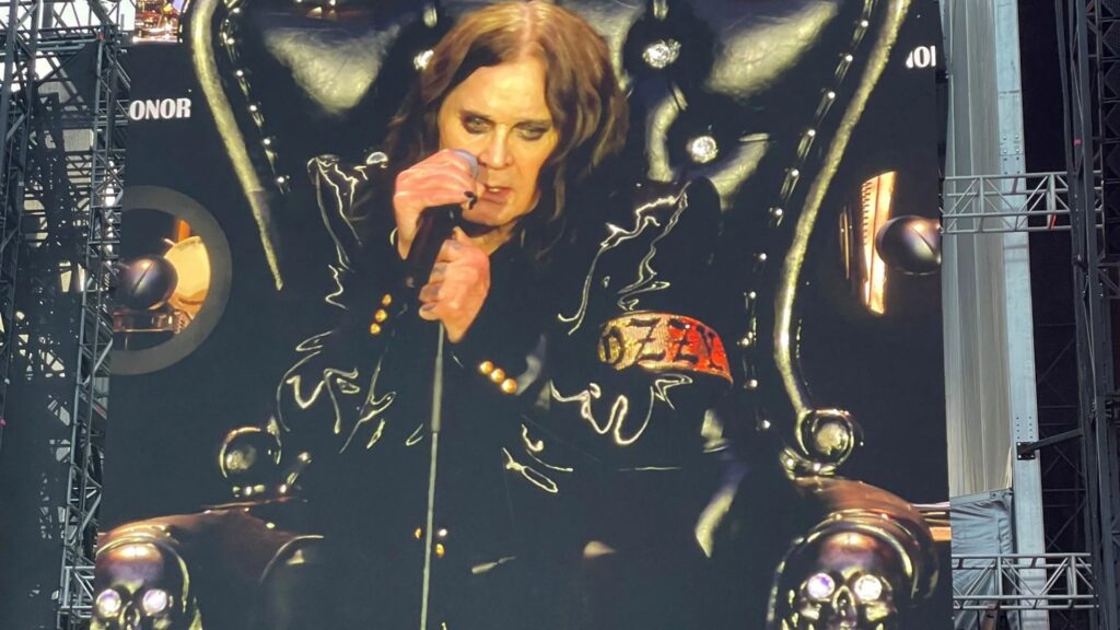 Ozzy Osbourne's meaningful gift to huge rock star pictured in tribute post hours after private funeral